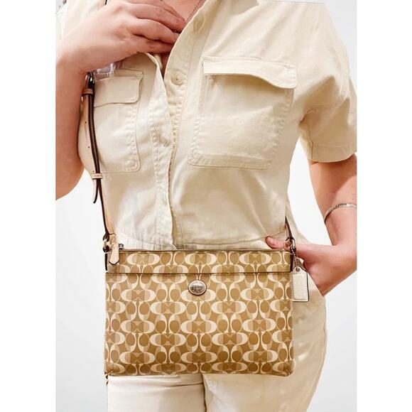 COACH Light Khaki/Beige PEYTON DREAM C Signature PVC EW Swing Pack XBody F51364 - Picture 2 of 16